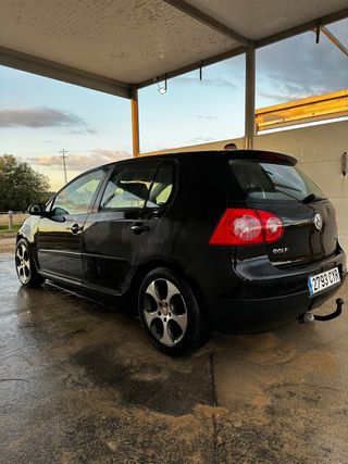 Volkswagen Golf 2004