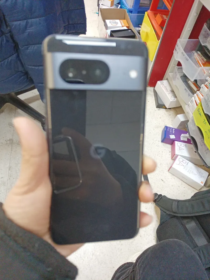 Pantalla Pixel 8 con línea vertical afbeelding 3