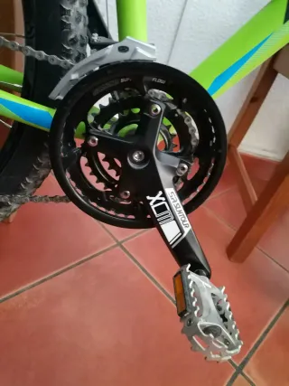 Bicicleta Merida verde en buen estado