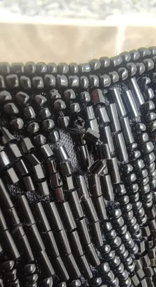 ELEGANTE BOLSO DE FIESTA CON  PEDRERIA (VINTAGE)