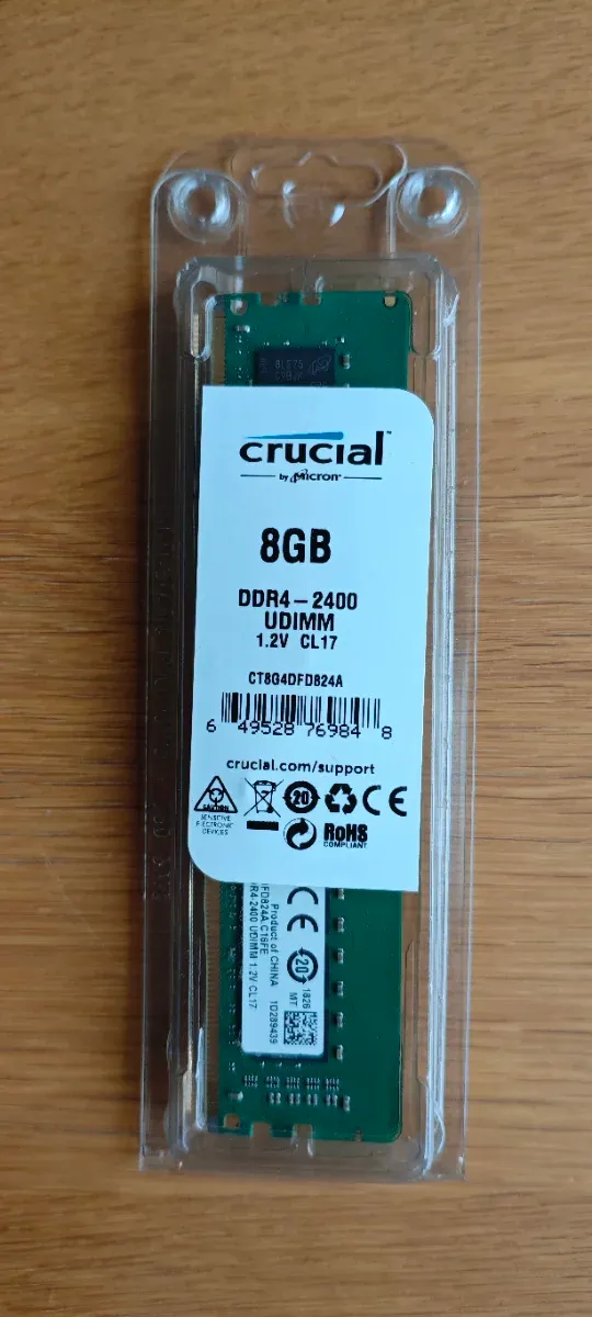 Memoria RAM Crucial 8GB DDR4 2400MHz UDIMM.