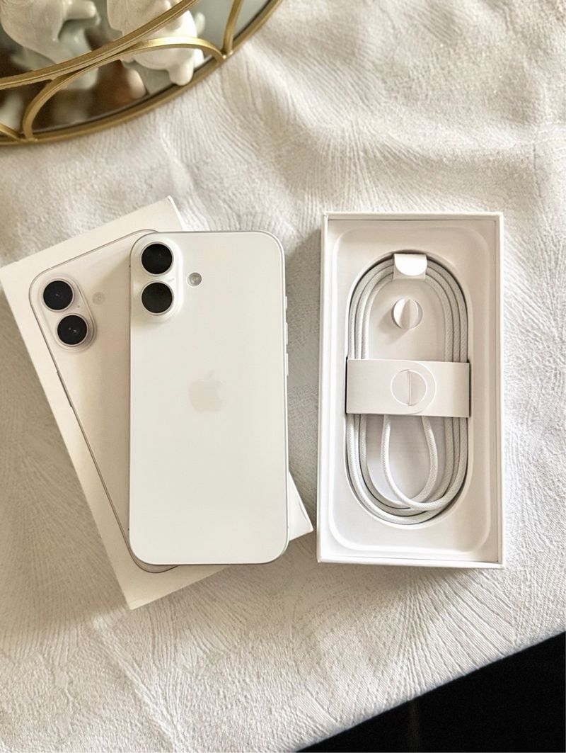 iPhone 17 Blanco afbeelding 3