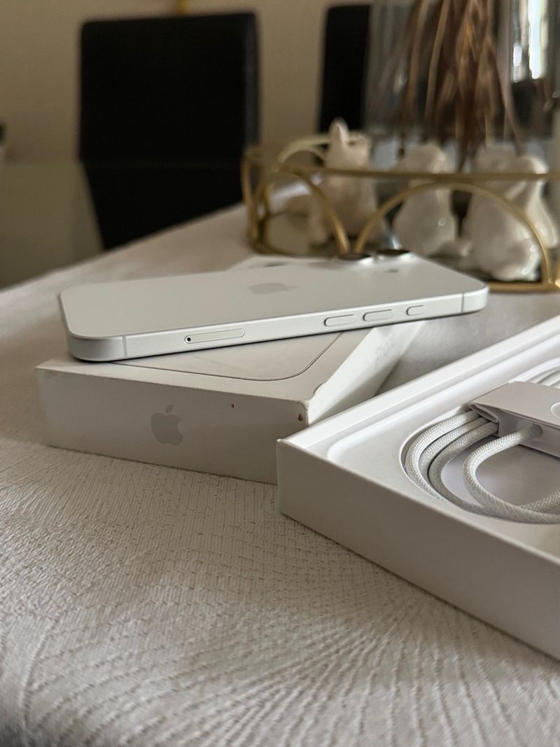 iPhone 17 Blanco afbeelding 4