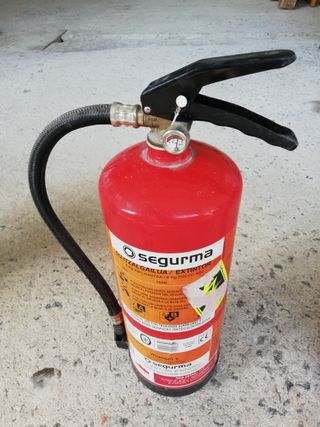 Extintores de 12, 6, 2 y 1kg. Polvo ABC y CO2