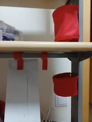 Escritorio con Estanterías