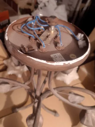 Lámpara de forja con 5 tulipas de cristal