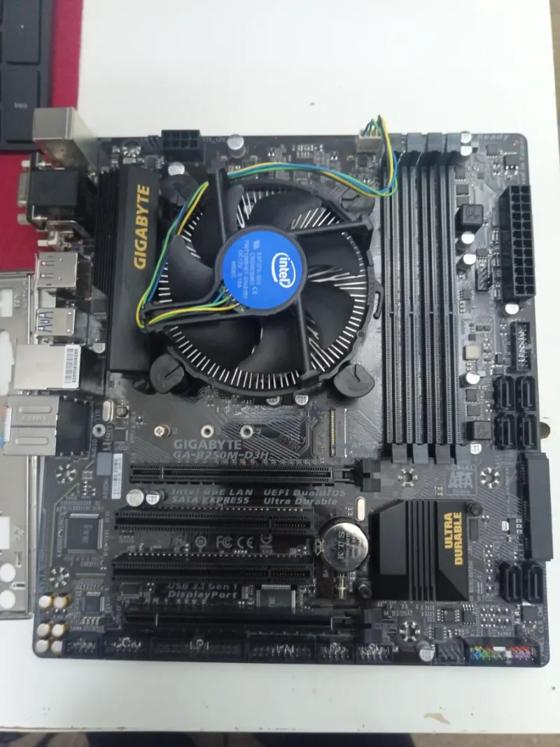 Placa Base Gigabyte GA-B250M-D3H + CPU i5 7400 afbeelding 3