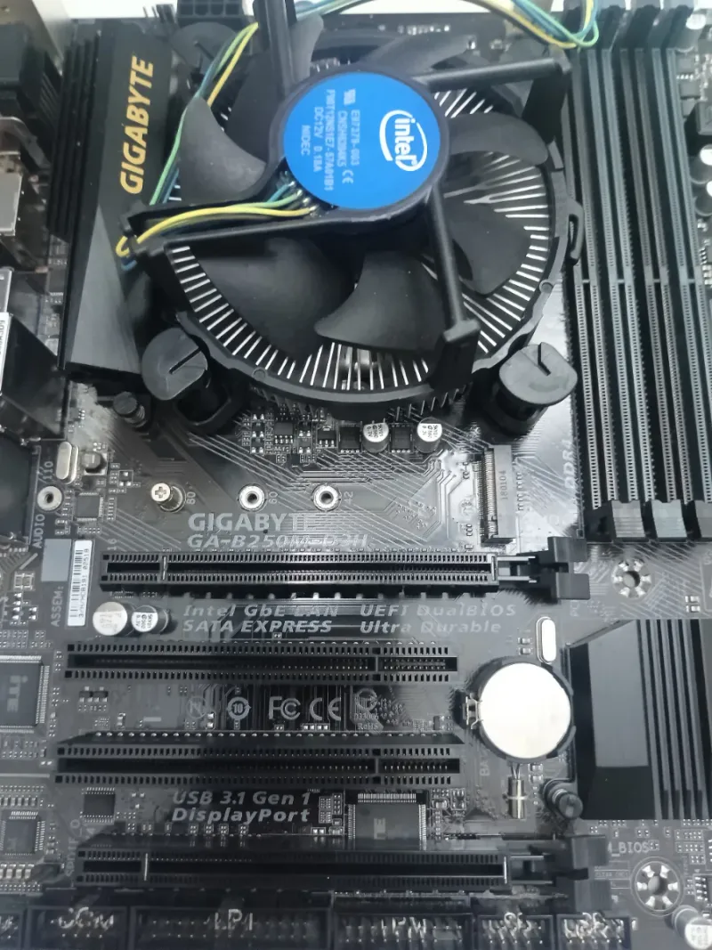 Placa Base Gigabyte GA-B250M-D3H + CPU i5 7400 afbeelding 5