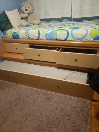 Cama doble juvenil con dos colchones, y cajones