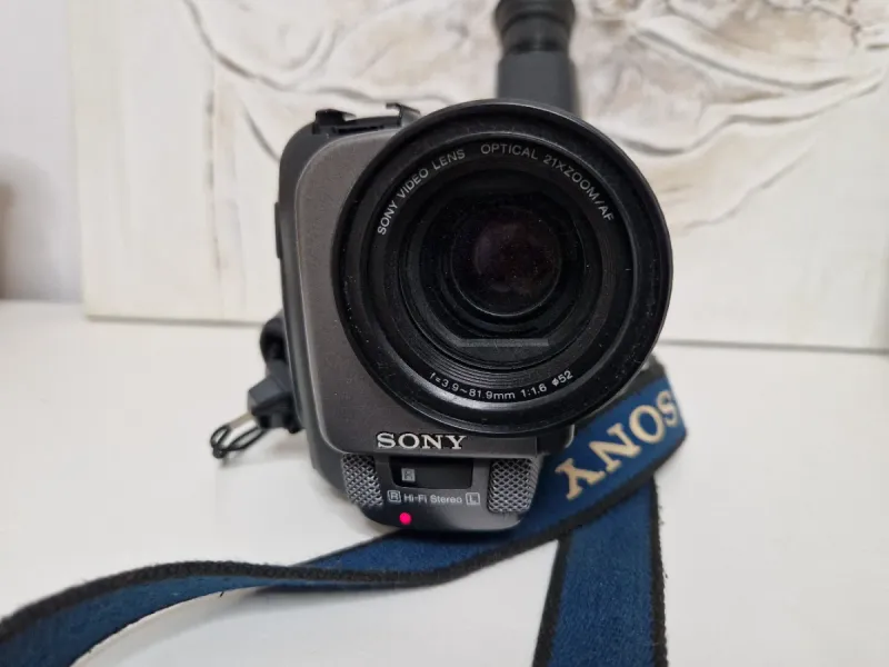 Videocámara Sony Handycam Hi8 CCD-TR2200E afbeelding 2