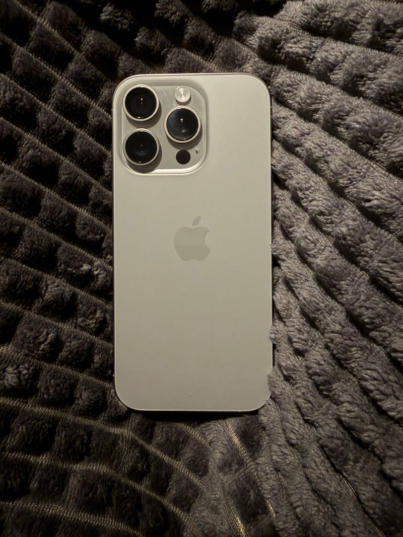 iPhone 16 Pro Plata