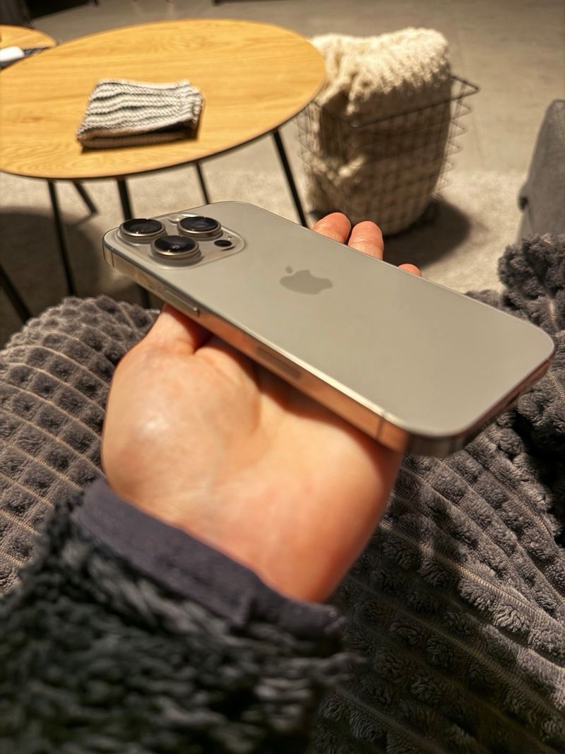 iPhone 16 Pro Plata afbeelding 5