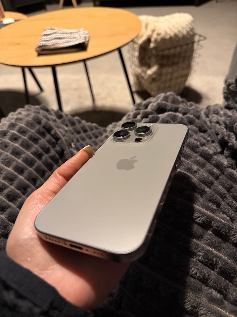 iPhone 16 Pro Plata afbeelding 3