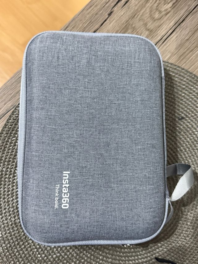Estuche Insta360 Gris