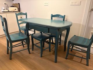 Conjunto mesa , taburete y 4 sillas madera azul
