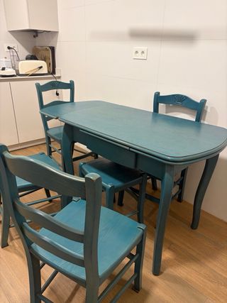 Conjunto mesa , taburete y 4 sillas madera azul