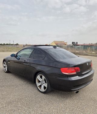 BMW 320 coupe 2009