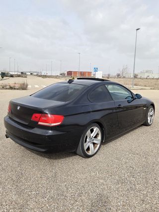 BMW 320 coupe 2009