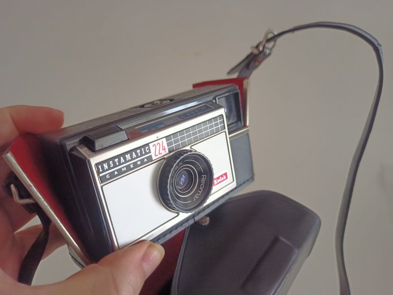 Cámara Kodak Instamatic 224 + Funda afbeelding 3