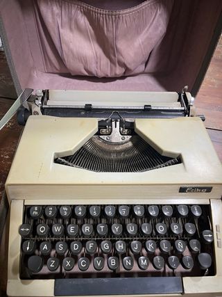 Máquina de escribir Erika portátil