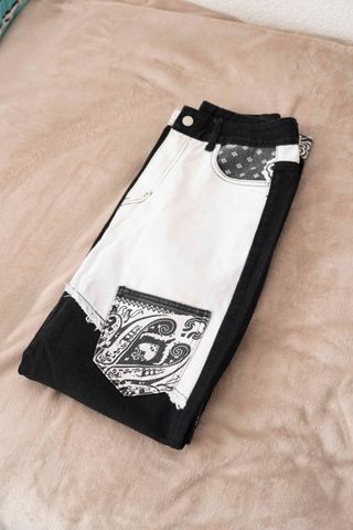 Pantalones vaqueros con estampado
