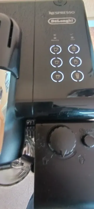 Cafetera Nespresso DeLonghi Latissima