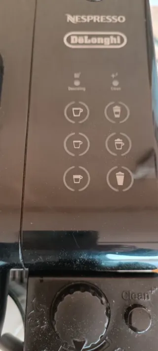 Cafetera Nespresso DeLonghi Latissima