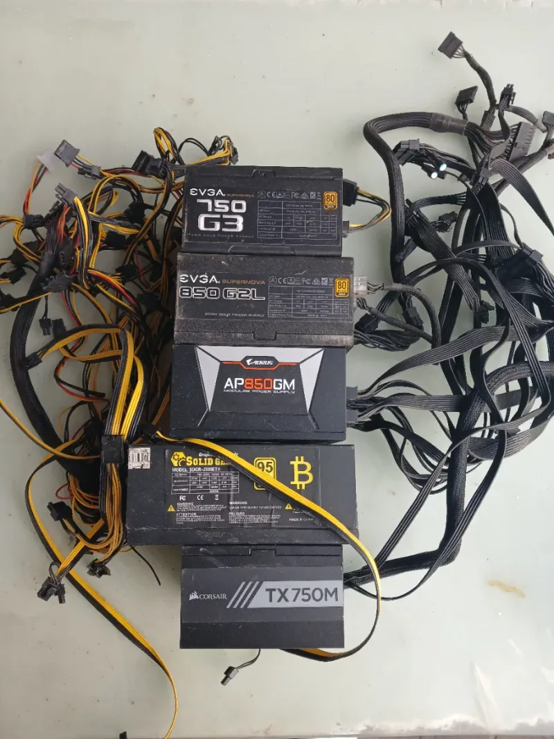 Fuentes de Alimentación PC (EVGA, Corsair, AORUS)