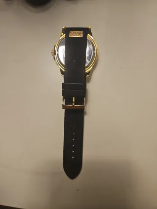 Reloj Guess Dorado y Negro con Cristales