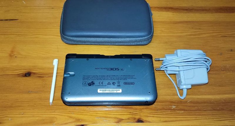 Nintendo 3DS XL Gris + Funda y Juegos 3ds y DS afbeelding 2