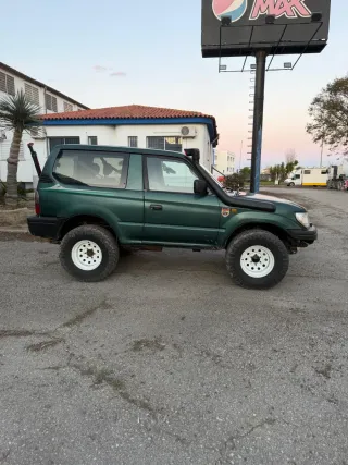 TOYOTA LAND CRUISER J90 1998