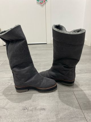 Botas grises con forro de pelo Marca Rebeca Sanver