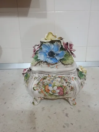 Zuppiera ceramica decorata fiori