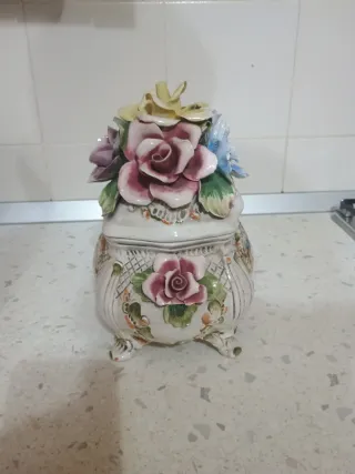 Zuppiera ceramica decorata fiori