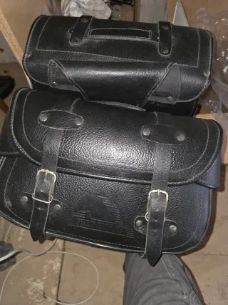 Alforjas de cuero para moto