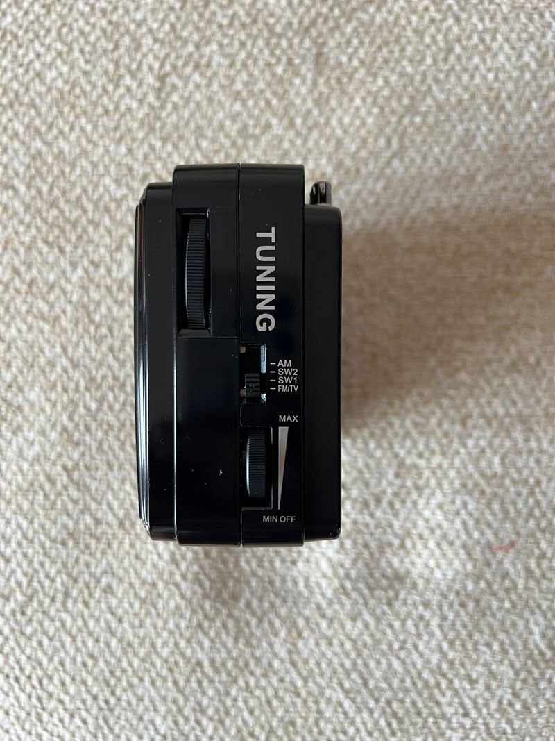 Radio Portátil MIRU FM/AM/SW1/SW2 - Estilo Retro afbeelding 4
