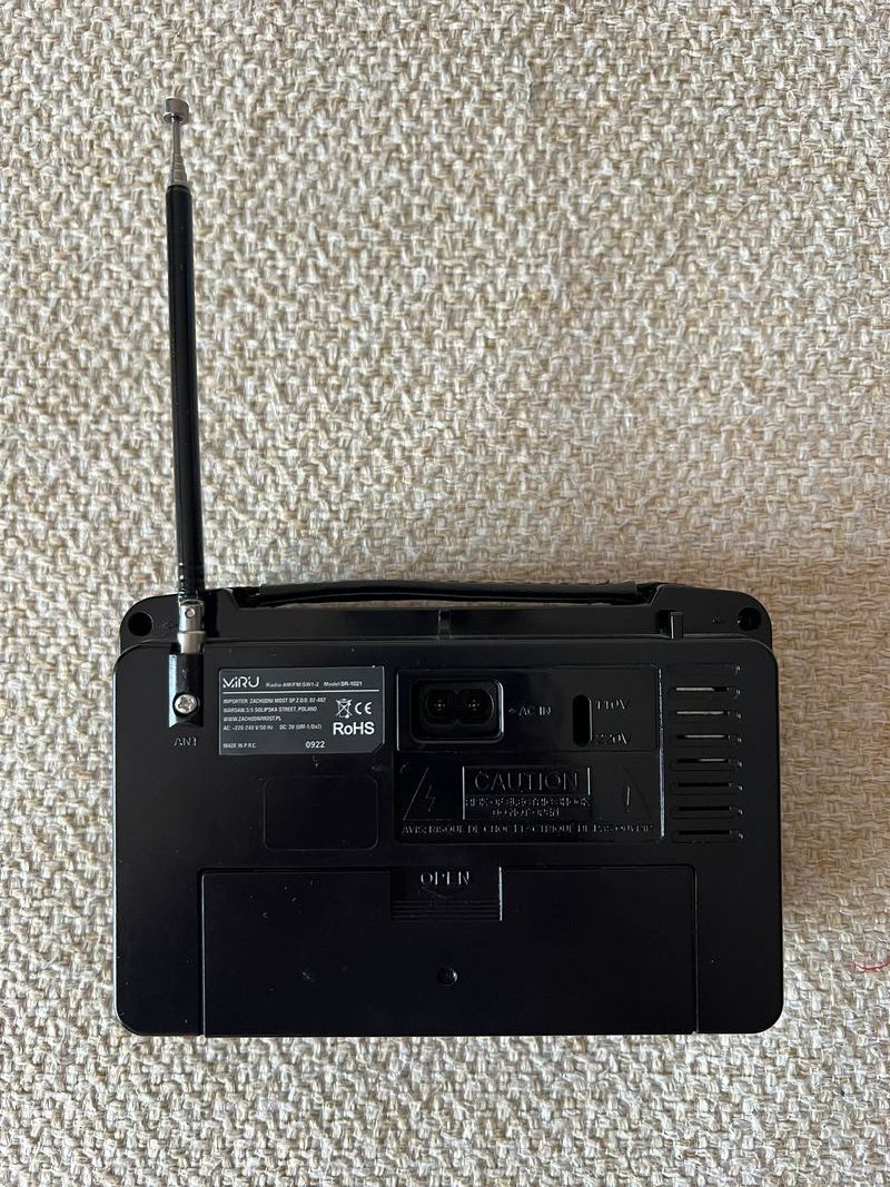 Radio Portátil MIRU FM/AM/SW1/SW2 - Estilo Retro afbeelding 3