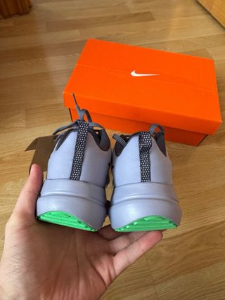 Zapatillas Nike Grises y Moradas