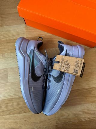 Zapatillas Nike Grises y Moradas