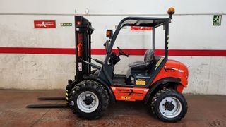 CARRETILLA ELEVADORA TODOTERRENO AGRIMAC TH-15.16