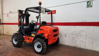 CARRETILLA ELEVADORA TODOTERRENO AGRIMAC TH-15.16