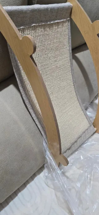 Rascador para gatos de sisal y madera