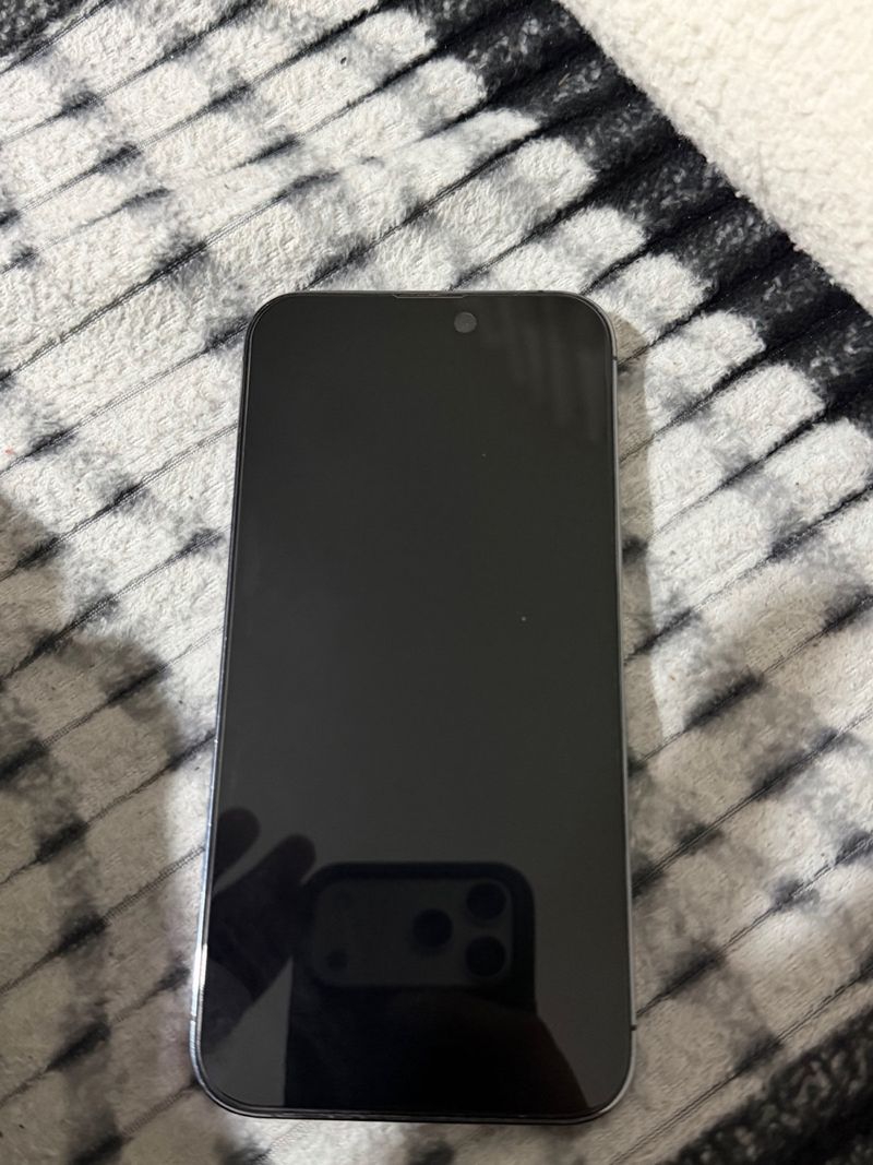 iPhone 14 Pro Max Morado
