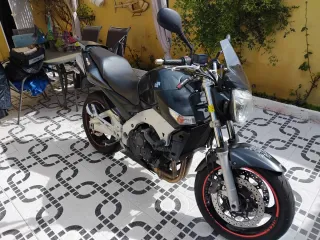Suzuki GSR 600 Negra 6 Velocidades