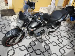 Suzuki GSR 600 Negra 6 Velocidades