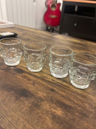 4 Vasos de chupito calavera