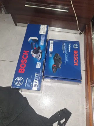 Radial Bosch GWS 18V-8+2 Baterías ProCore Cargador