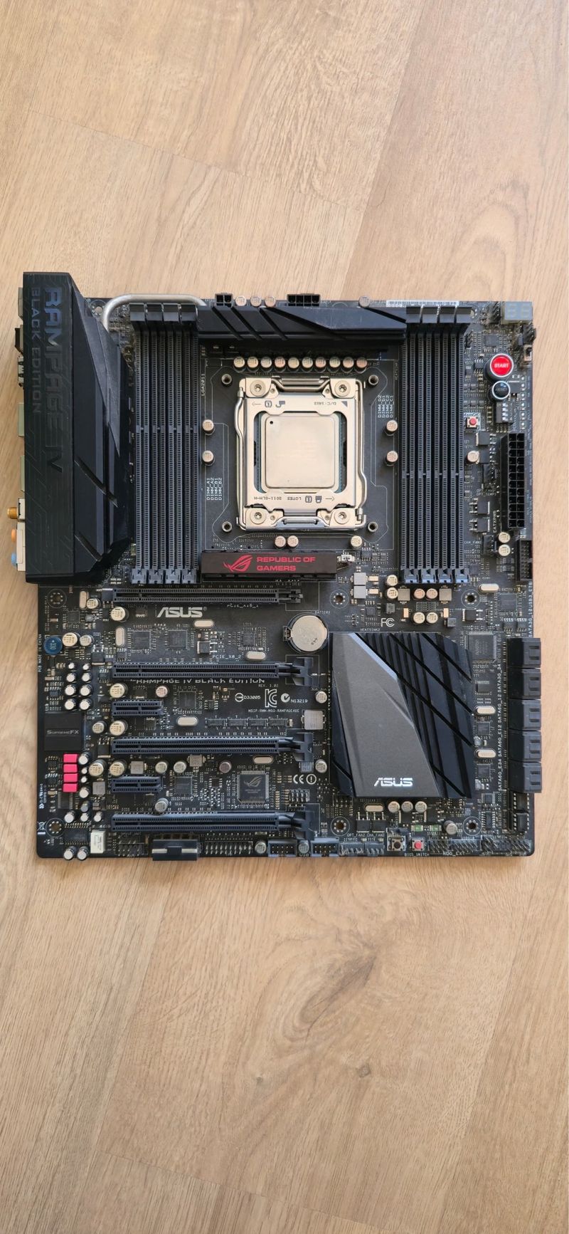 Placa Base Asus Rampage IV Black Edition X79
