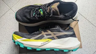 Asics Trabuco 14 Negro/Amarillo