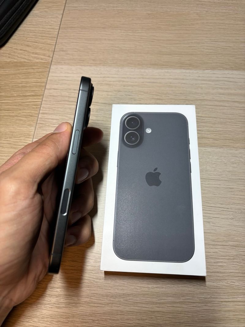 iPhone 16 Impecable afbeelding 3